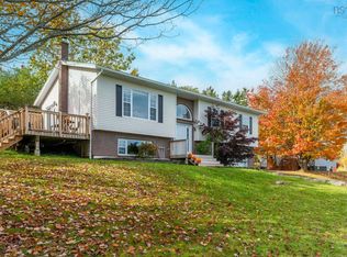 85 Knickle Rd, Lunenburg, NS B0J 2C0