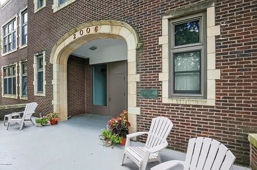 5th image of 2006 Wealthy St SE #U104