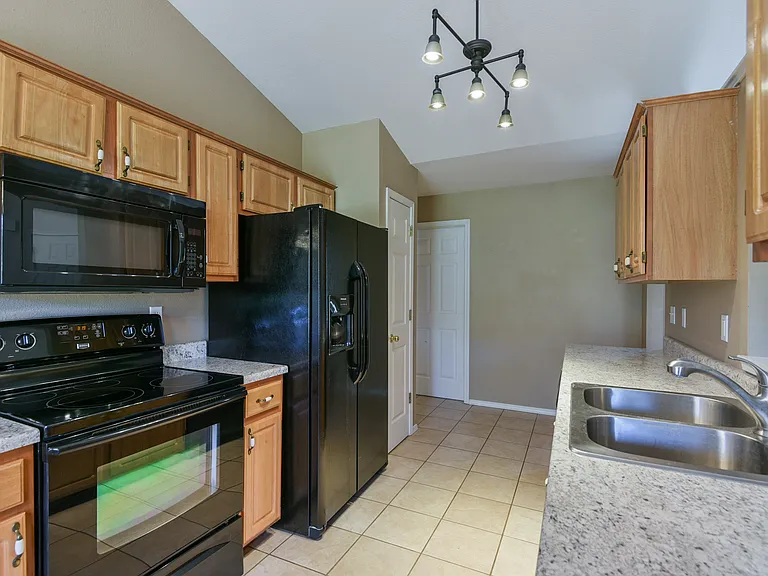 190 Horizon Dr — Photo 9