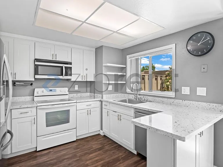 11030 Firethorne Dr — Photo 14