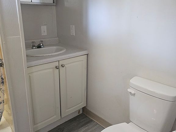 5th image of 607 NE 3rd Ave #2