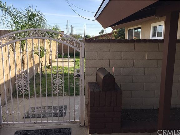 5th image of 9842 Cerritos Ave