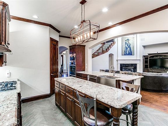 5th image of 1105 Guadalupe Ct