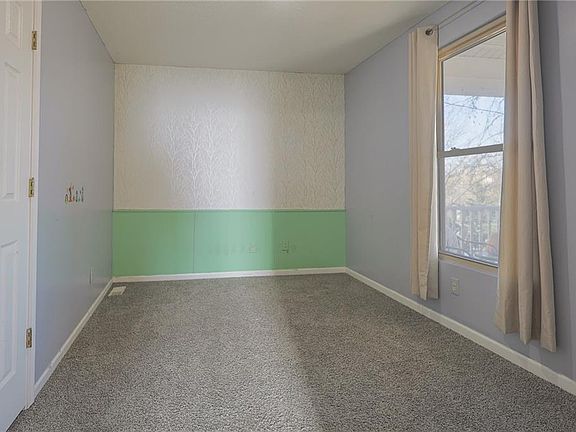 5th image of 124 Wildwood St
