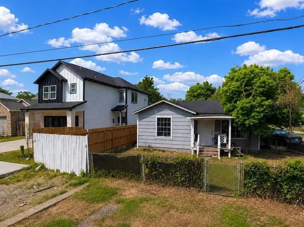 7957 Joy St, Houston, TX 77028