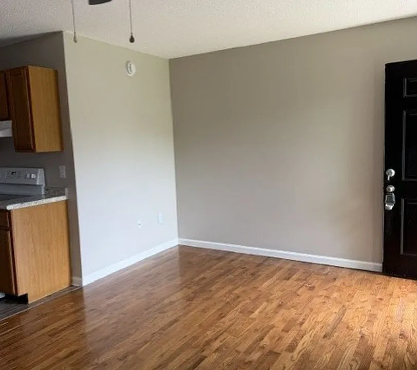 183 E Grande Ave #1