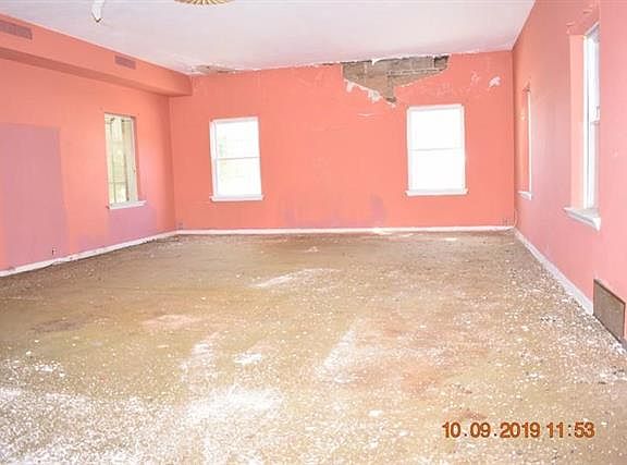 3rd image of 2205 Saint Louis Ave