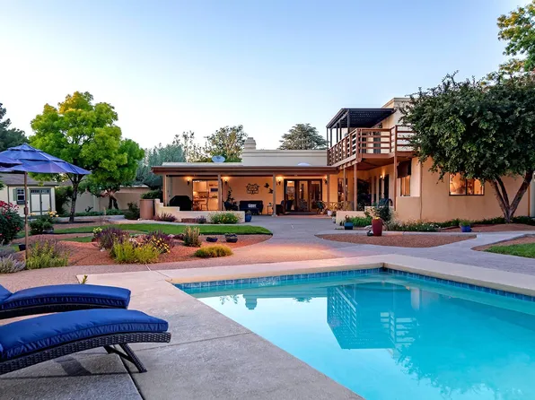 5601 Planeta Ct NE, Albuquerque, NM 87111
