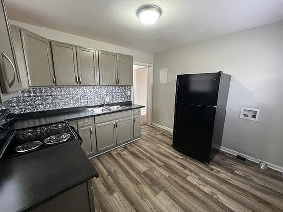 4th image of 855 Bellevue St #A