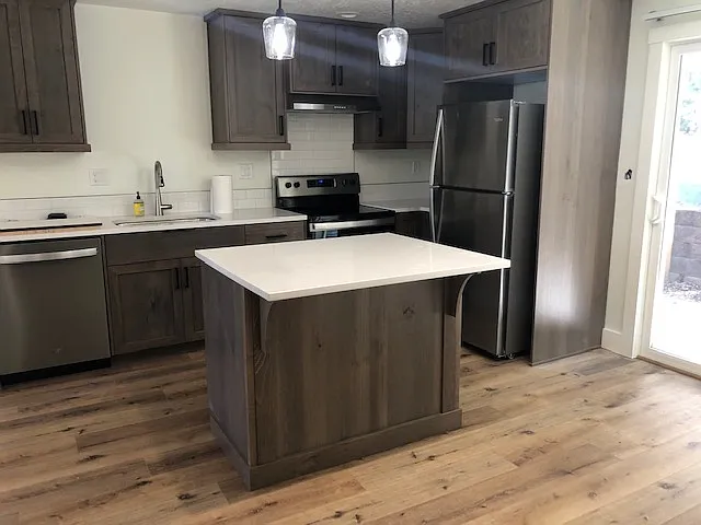 1406 E Hays St — Photo 20