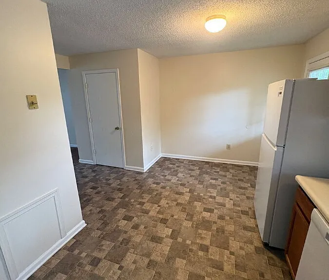 109 Pennie Ln #B — Photo 2