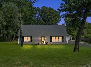 3324 W Drahner Rd, Oxford, MI 48371