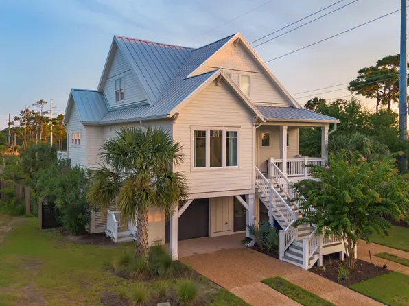 104 Mistiflower Court, Wilmington, NC 28412