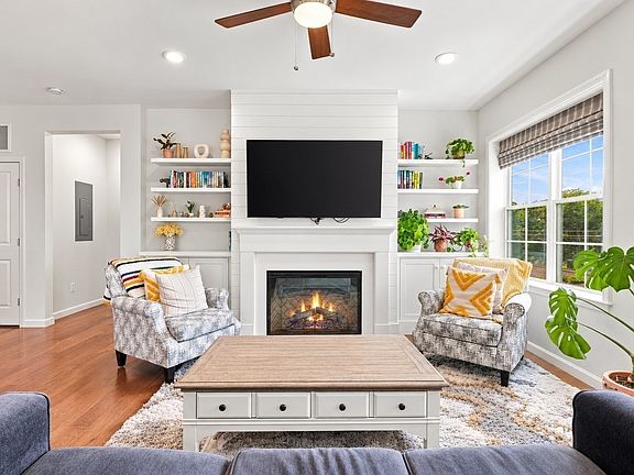 4th image of 60 Coppersmith Way #401