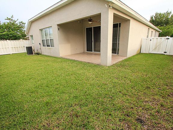 2nd image of 3907 Highgate Ct