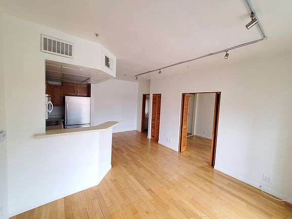 4th image of 820 S Mansfield Ave APT 210