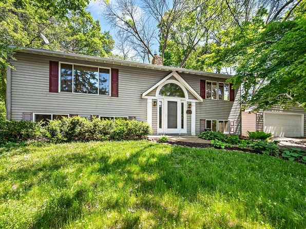 5200 Greenwood Cir, Greenwood, MN 55331