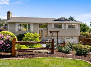 8106 Viewcrest Way, Yakima, WA 98908