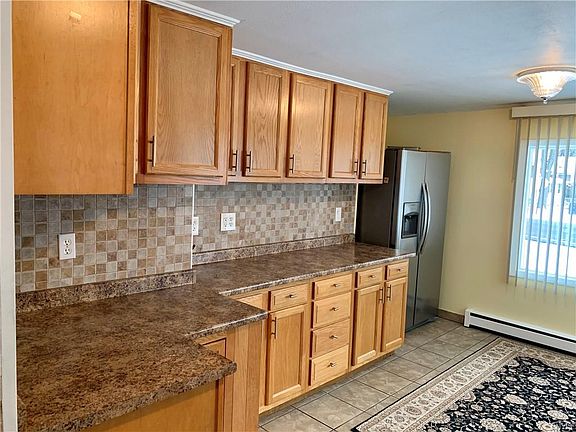 2nd image of 4613 James St