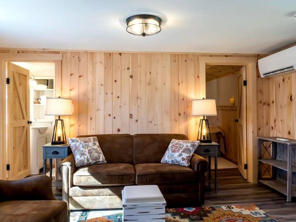 32 Morse St, Freeport, ME 04032