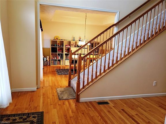 5th image of 10689 Glen Abbey Dr