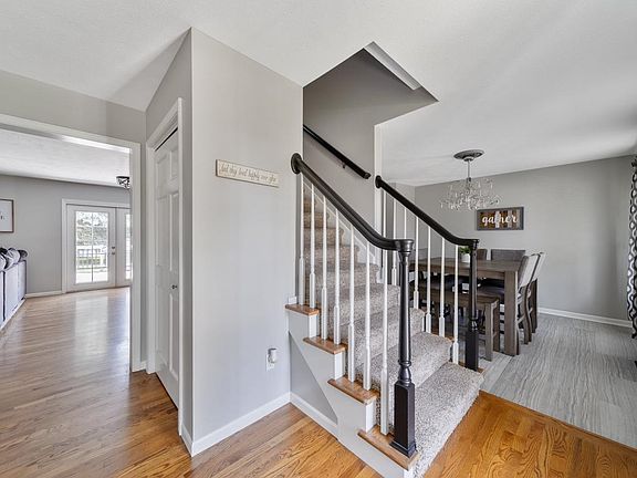 2nd image of 3952 Stonegate Dr