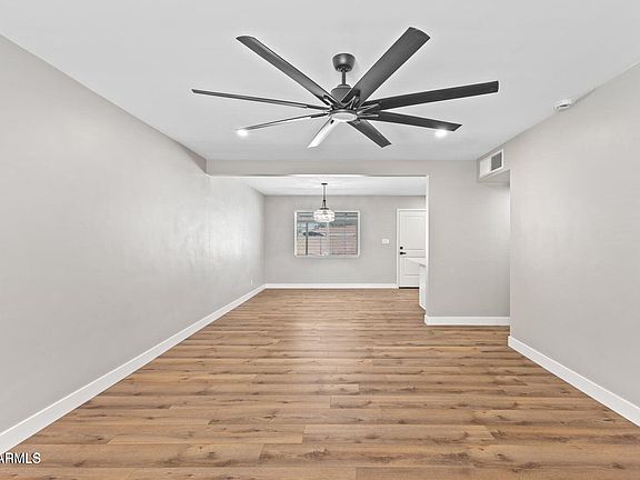 4th image of 724 W Missouri Avenue