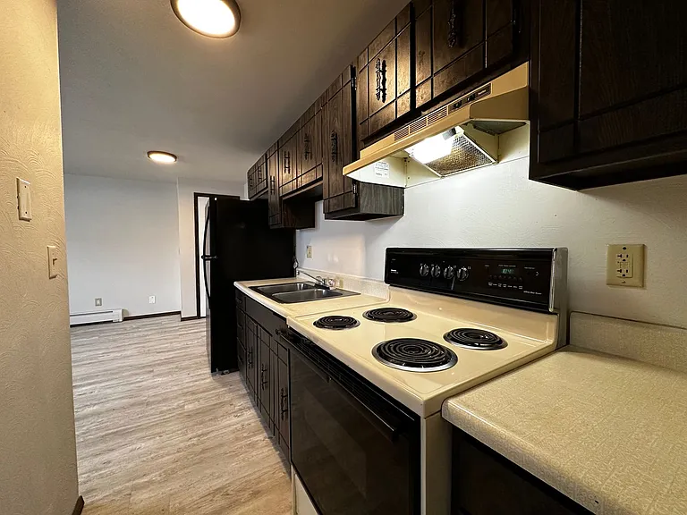 1052 Winter Ln — Photo 11