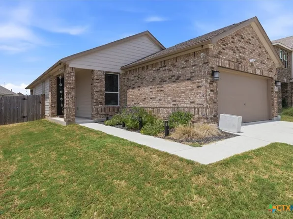 223 Pitkin Dr, Lockhart, TX 78644