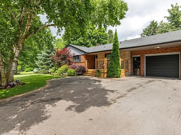 330 Ofield Rd S, Hamilton, ON L9H 5E2