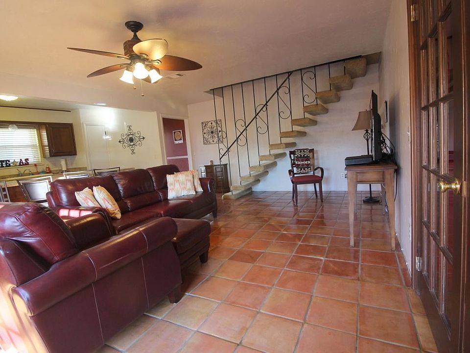 1st image of 3227 Villa Pl
