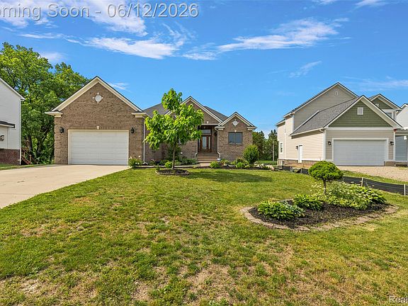 4th image of 1820 Crimson Ridge Dr