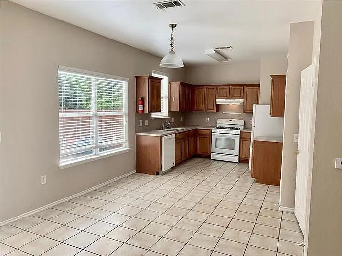 1121 Terry Dr #B — Photo 6