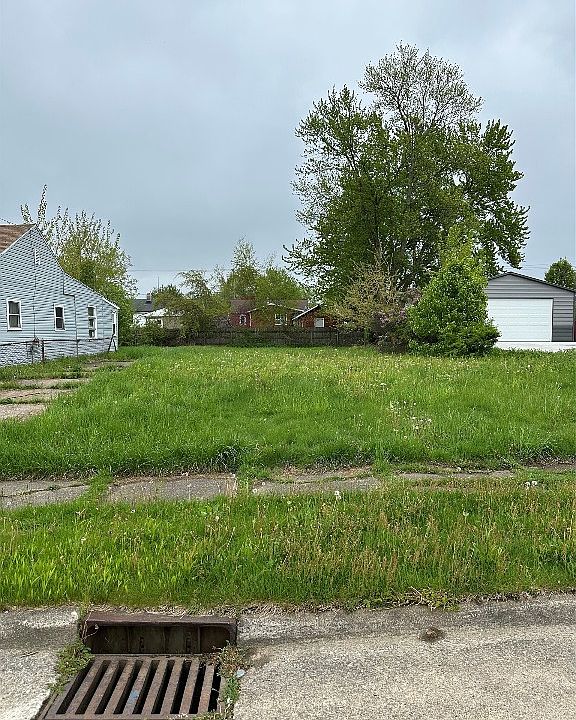 2nd image of 931 W 35th St
