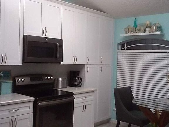 5th image of 915 Lake Lindley Dr N