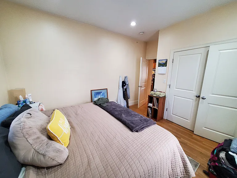 25 Lothrop St — Photo 7