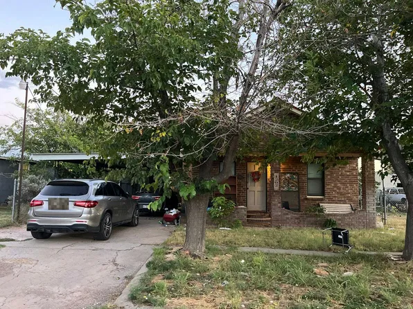 1202 5th St, Wickett, TX 79788