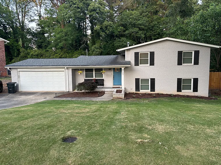685 Fern St SE — Photo 1