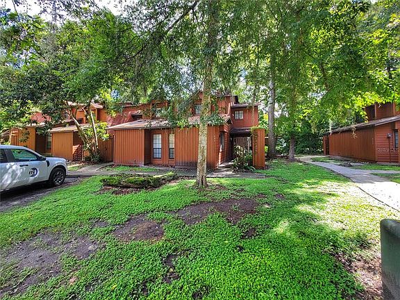 2nd image of 931 SW 57TH TERRACE
