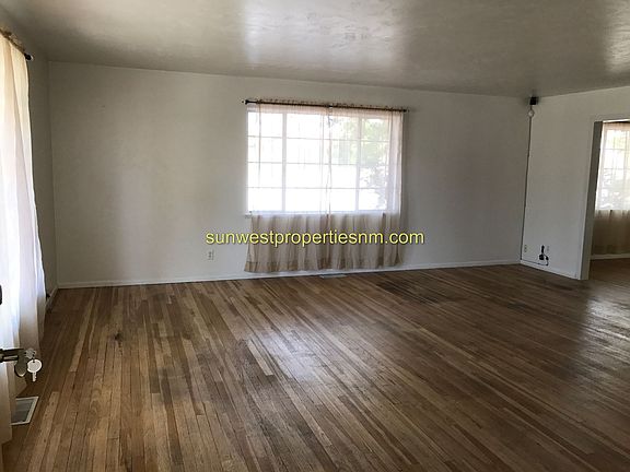 2nd image of 2704 Mesa Dr
