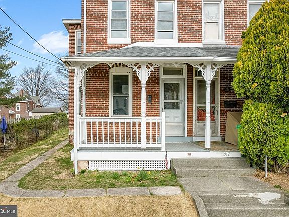 3rd image of 315 Chestnut St