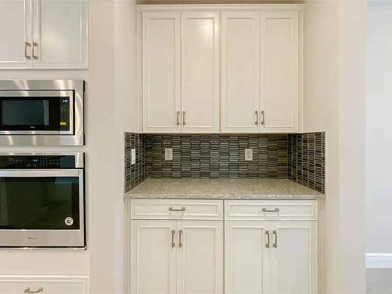 9648 Lost Creek Dr — Photo 7