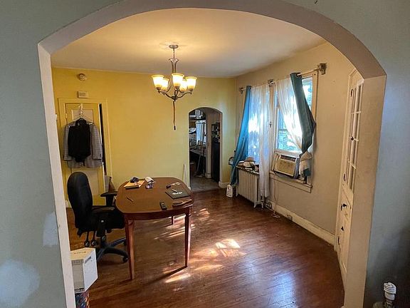 5th image of 4217 Ridgewood Ave