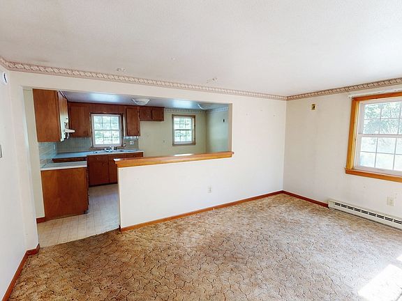 3rd image of 12 Flint Rd