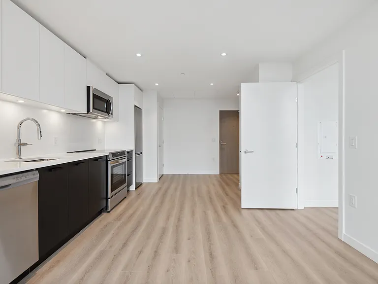 150 Braid St — Photo 31
