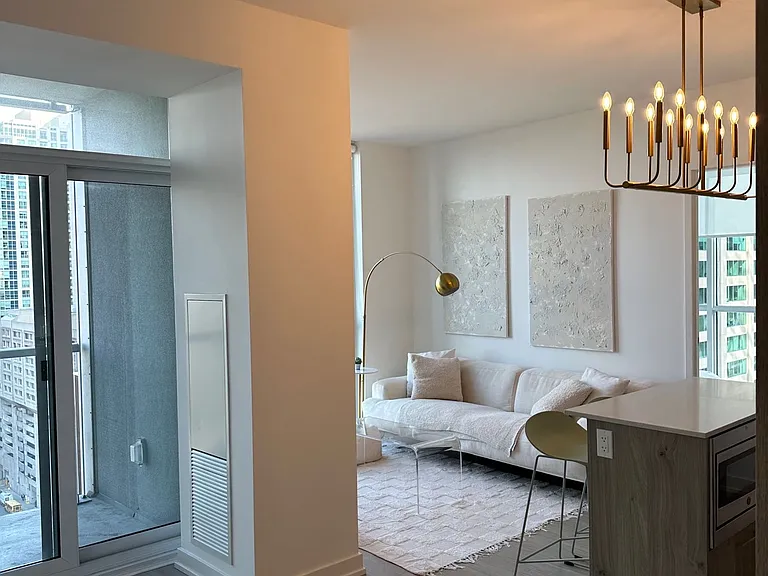 1 Yorkville Ave #1611 — Photo 11