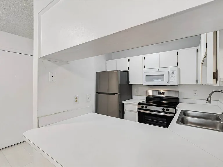 606 S Albany Ave #3 — Photo 16