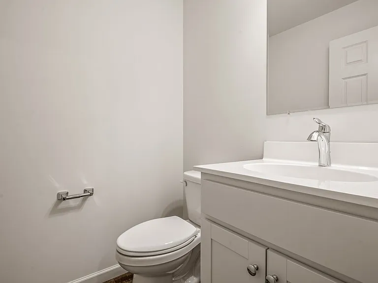 412 Lindsay Dr — Photo 8