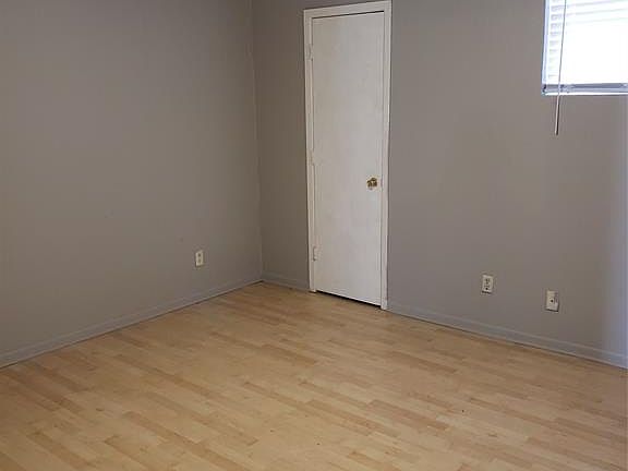 5th image of 1522 S Travis St