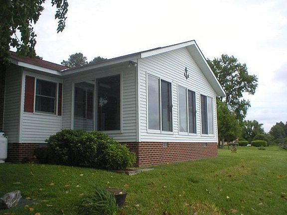 3rd image of 297 King Carter Ln